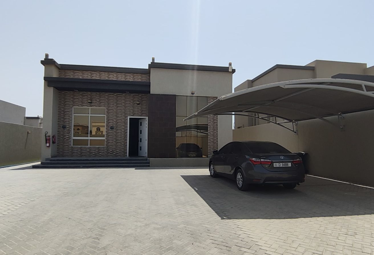 074638e5-609c-4bdf-b481-3f82125dcf34-1