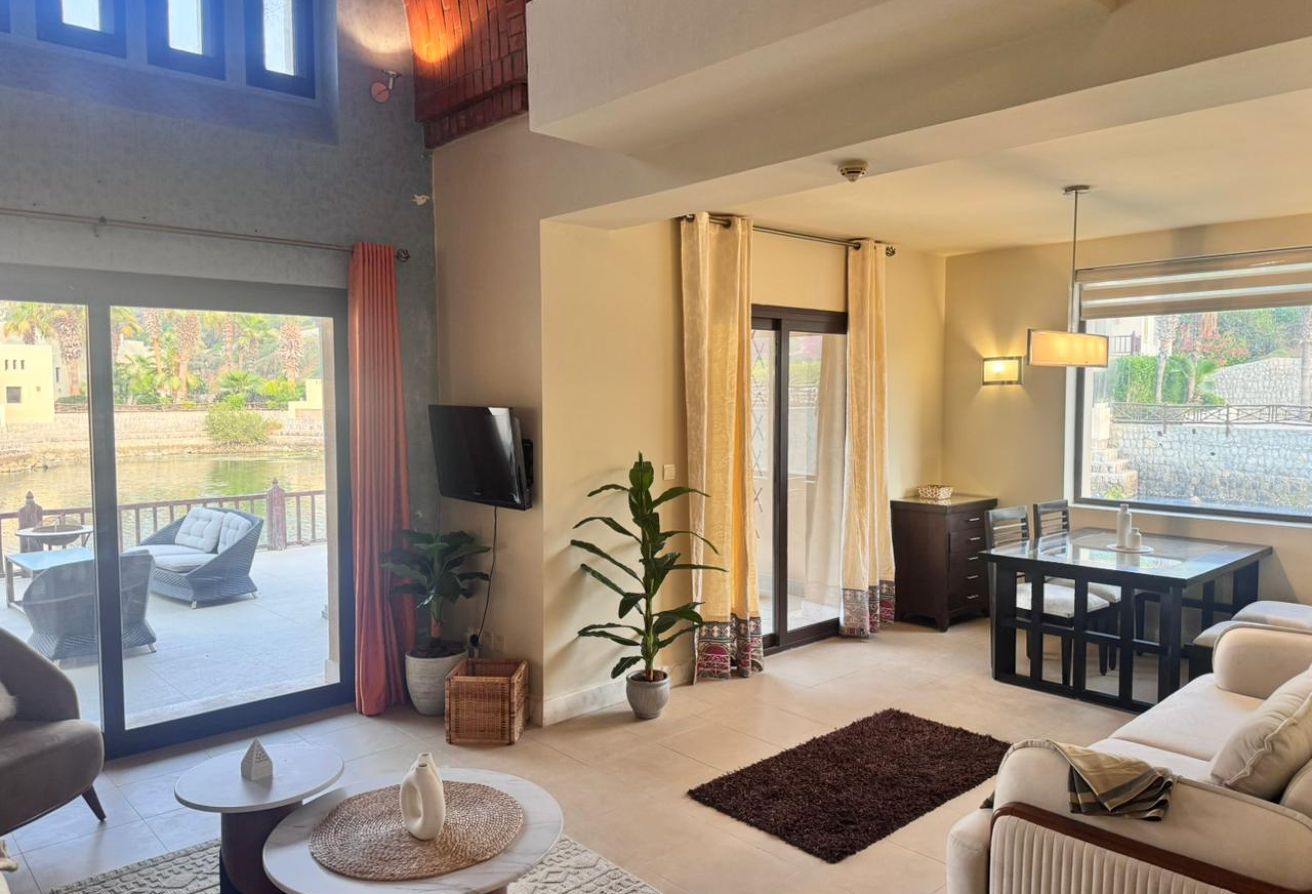 49bddf7a-34eb-4e17-b86d-290234ddc5dd-1